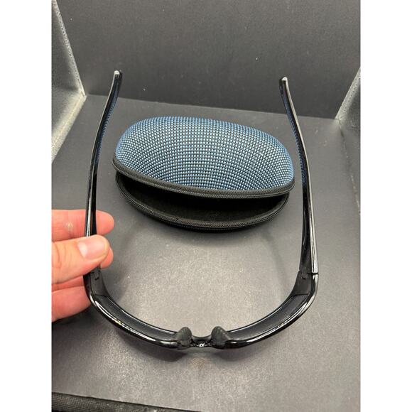 Kenneth Cole Reaction Sunglasses KC1079 00B5 Black With Case - Picture 10 of 11